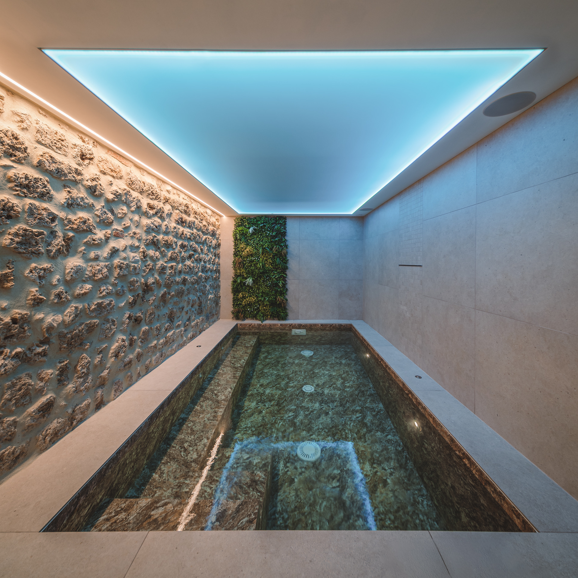 Private heated pool inside Loft SPA